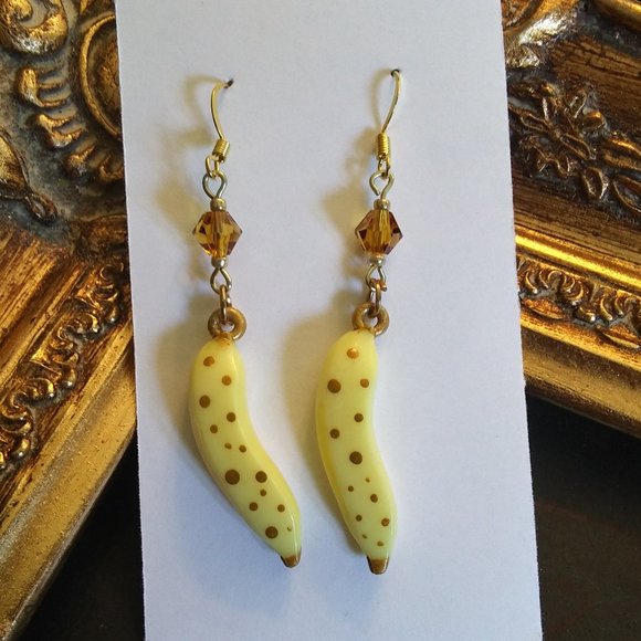 💥WARHOL - Yellow Banana Hook Earrings - Picture 1 of 3